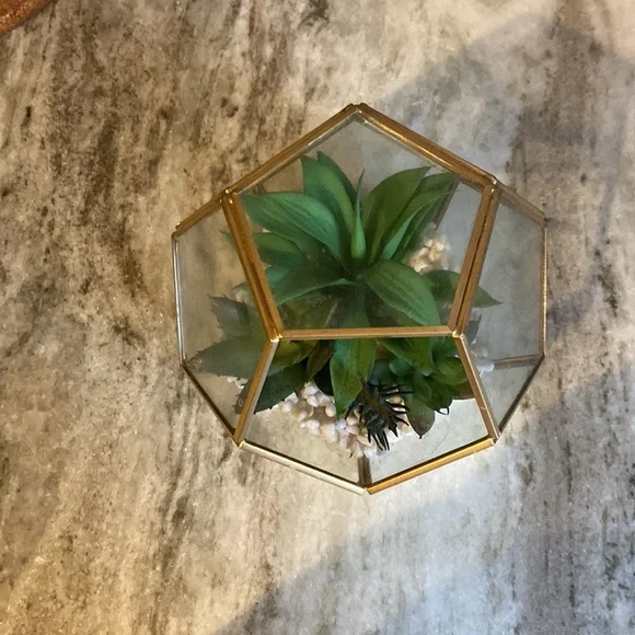 Room decor - Picture 4 of 4